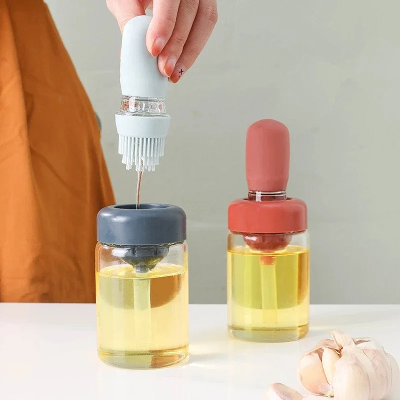 ポータブルキッチンオイルボトルシリコンブラシ制御定量バーベキ - Kitchen Gadgets Oil Spray のレビューと価格