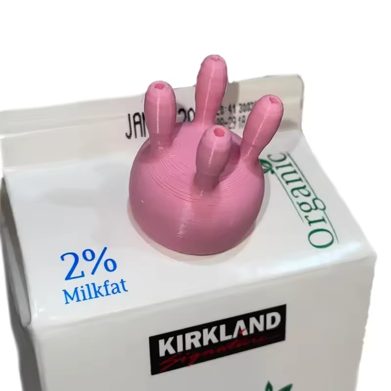 3Dプリント製の新しい牛型ミルクキャップ - 牛の乳房を模し - Kitchen Gadgets To 3D Print のレビューと価格